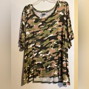 Lularoe Camo Boyfriend Tee L